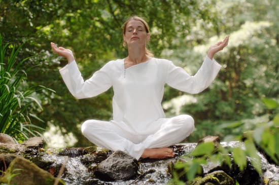 Come Cambia Il Fisico Con Lo Yoga 1 Scopri come lo yoga può trasformare il tuo fisico in modo sorprendente e armonioso