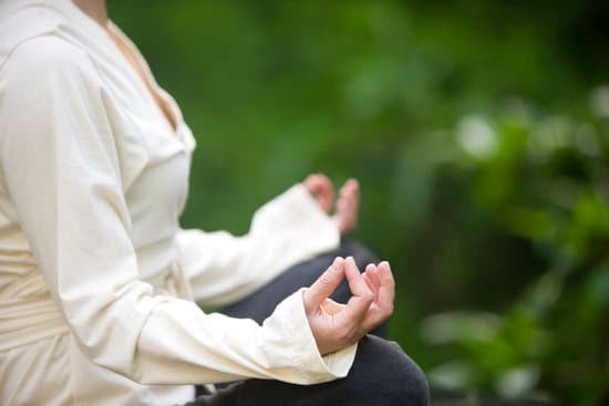 Cosa Sono Gli Asana Nello Yoga 1 Scopri cosa sono gli asana nello yoga, le posizioni fisiche che aiutano a migliorare flessibilità e equilibrio