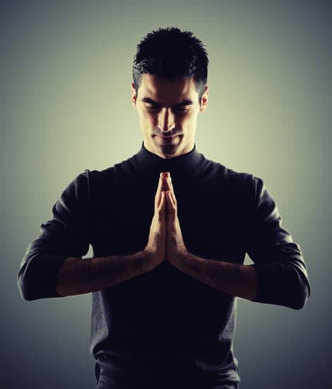 Che Differenza C'E' Tra I Vari Stili Di Yoga 15 Lasciati guidare nell'esplorazione degli stili di yoga: scopri quali differenze ci sono tra le varie pratiche!