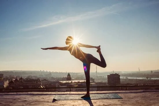 Scopri gli straordinari effetti che la pratica della yoga può avere sulla tua salute e il tuo benessere