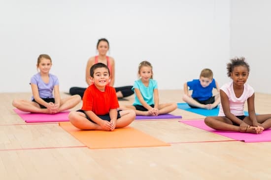 Come Impostare Una Lezione Di Yoga 1 Scopri come impostare una lezione di yoga coinvolgente e efficace in meno di 20 minuti