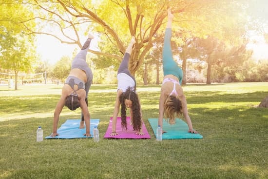 A Cosa Serve Lo Yoga Della Risata 5 Scopri i benefici e l'importanza dello Yoga della Risata per il benessere mentale e fisico
