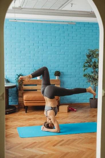 Scopri come fare posizioni yoga in modo efficace e veloce con questi semplici consigli!