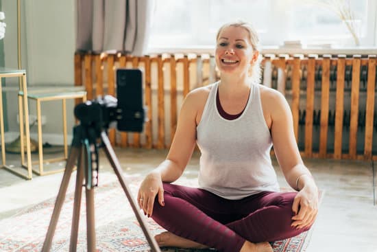 Che Cosa E' Il Kundaini Yoga 15 Scopri di più sul Kundaini Yoga: una pratica olistica per connettere mente, corpo e spirito attraverso il movimento consapevole