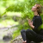 Chi Ha Portato Lo Yoga in Occidente Scopri chi ha introdotto lo yoga nell'occidente e come questa pratica si è diffusa nel tempo