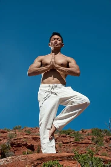 Il ruolo dello yoga come pratica spirituale nella religione: connessione mente-corpo e ricerca interiore
