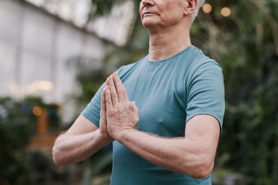 Che Cos E' Il Tantra Yoga 1 Esplora l'arte mistica del Tantra Yoga per scoprire una pratica spirituale e sessuale che unisce corpo e mente