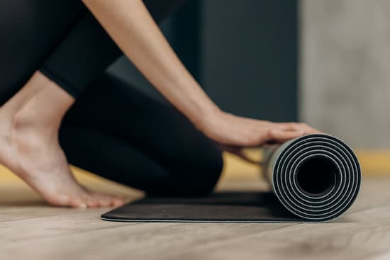 A Cosa Serve Fare Yoga 1 A cosa serve fare yoga? Scopri i benefici di questa pratica millenaria per mente, corpo e spirito