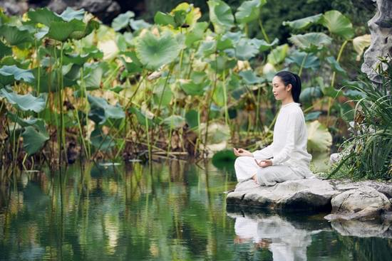 Come Approcciarsi Allo Yoga 15 Semplici passi per iniziare: Scopri come approcciarti allo yoga e iniziare a godere dei suoi benefici