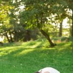 Come Fare La Verticale Yoga Impara come eseguire la verticale Yoga con la nostra guida dettagliata e otterrai risultati sorprendenti in pochi passi!