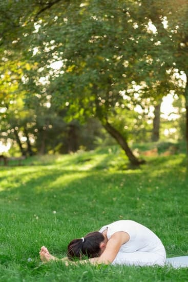 Come Fare La Verticale Yoga 7 Impara come eseguire la verticale Yoga con la nostra guida dettagliata e otterrai risultati sorprendenti in pochi passi!