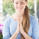A Quanti Anni Si Puo Iniziare Yoga Inizia a praticare yoga: scopri a quanti anni puoi iniziare e i benefici che potrai ottenere!