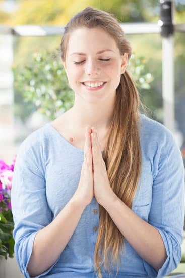 A Quanti Anni Si Puo Iniziare Yoga 1 Inizia a praticare yoga: scopri a quanti anni puoi iniziare e i benefici che potrai ottenere!