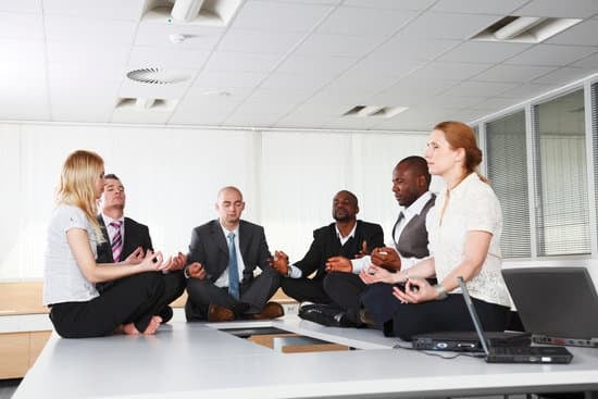 A Che Cosa Fa Bene Lo Yoga 1 Gli effetti positivi dello yoga sulla salute mentale e fisica.