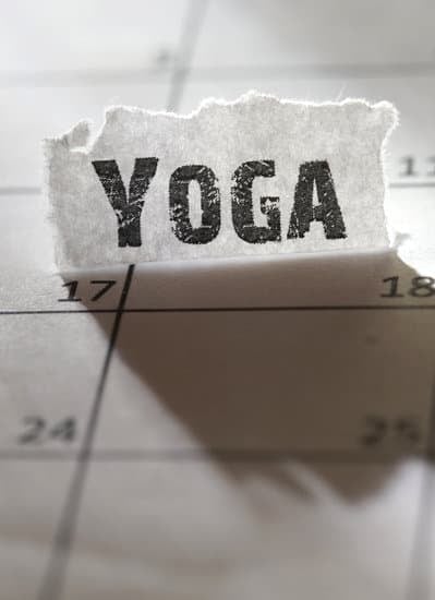 Chi Fa Yoga Si Chiama 1 Chi fa yoga si chiama: praticante di yoga