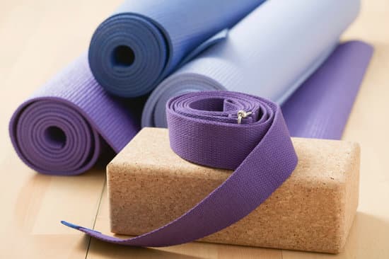 Come Cominciare Lo Yoga 1 Inizia con una facile routine yoga per imparare COME COMINCIARE LO YOGA