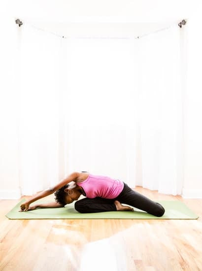 Scopri come usare i mattoncini yoga per ottenere una pratica più avanzata e efficace