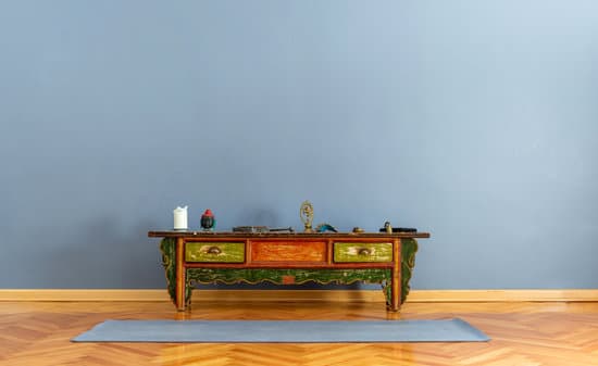 Pratica yoga per combattere l'audorazione delle mani