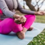 Come Costruire Sequenza Yoga Pratica yoga con una sequenza per costruire forza e flessibilità.