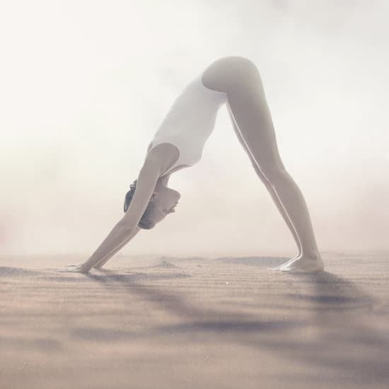 A Cosa Serve Il Blocco Per Lo Yoga 1 Scopri la funzione del blocco yoga e massimizza il tuo allenamento