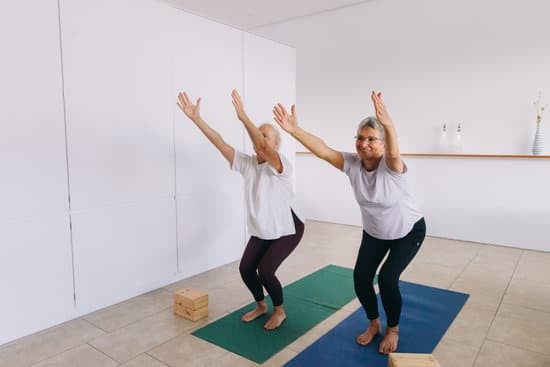 Chi Soffre Di Mal Di Ernia Puo Fare Yoga 1 Mal di ernia Yoga per chi soffre: consigli e precauzioni