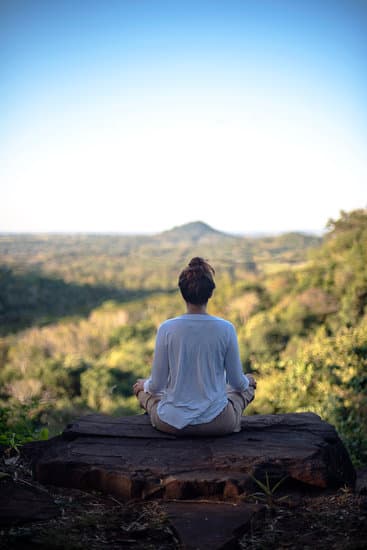 Come Dimagrire Velocemente Con Lo Yoga 9 Scopri come dimagrire rapidamente con lo yoga e goditi i risultati