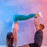 A 85 anni inizia il yoga: scopri il suo impatto sulla salute e sul benessere