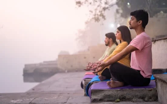 Trova la calma attraverso la meditazione e il controllo della rabbia