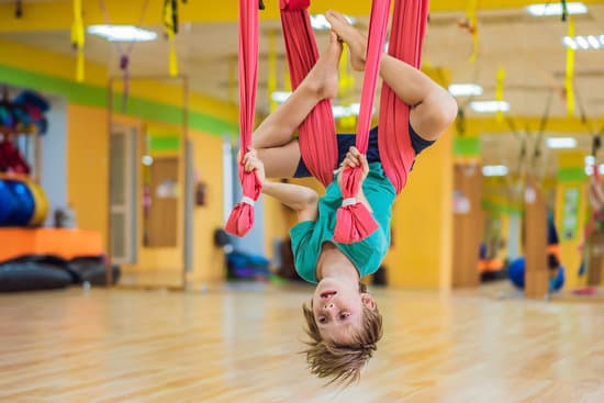 Come Deve Essere Il Pavimento Per Una Sala Yoga 1 Il pavimento per una sala yoga deve essere confortevole e antiscivolo per la pratica sicura