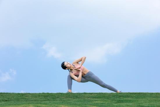 Scopri CHE COS'E' POWER YOGA e i suoi benefici con una pratica equilibrata e dinamica