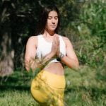 A Cosa Serve Il Cuscino Yoga Scopri i benefici del cuscino yoga e come usarlo al meglio per la tua pratica