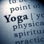 Come Impostare La Prima Lezione Di Yoga Inizia con una breve introduzione su come impostare la prima lezione di yoga