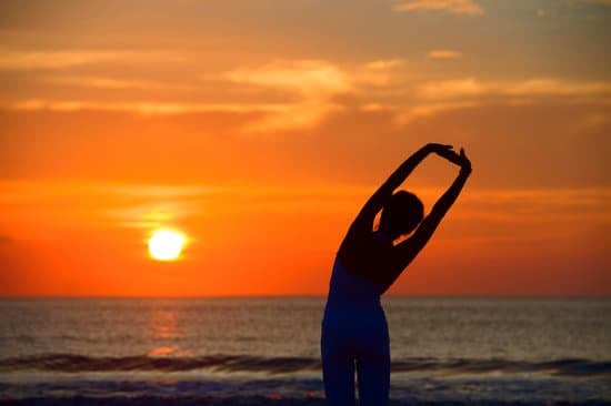 Come Comporre Una Sequenza Di Yoga 11 Crea sequenza yoga: posizioni equilibrio, respirazione profonda, meditazione