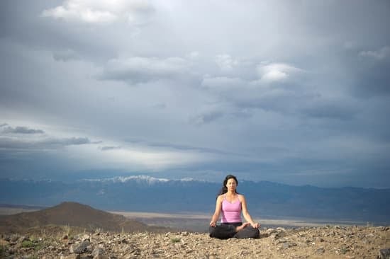 A Cosa Serve Lo Yoga Yahoo 1 Scopri su Yahoo la pratica dello Yoga e i suoi benefici per il benessere fisico e mentale