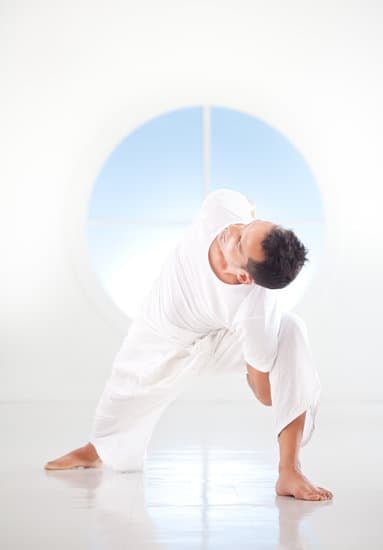 Con Kundalini Yoga Ci Sono Esercizi X Abbassare Colesterolo 1 Pratica di Kundalini Yoga per ridurre il colesterolo