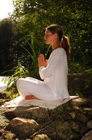 Scopri come organizzare una festa yoga indimenticabile per tutti i partecipanti