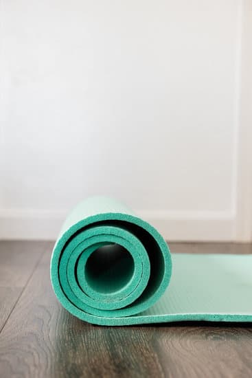 Scopri il significato dello yoga con l'albero simbolo, il Vrksasana