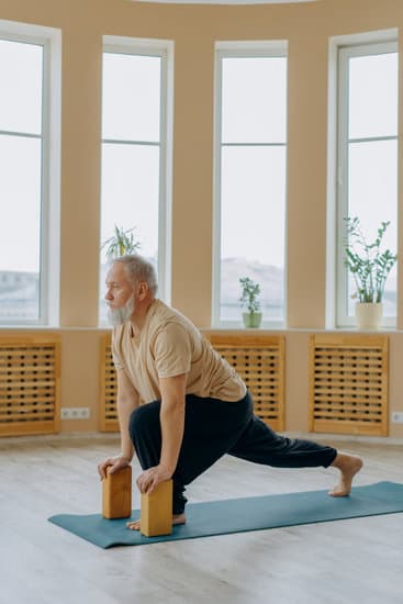 5 Modi per Iniziare a Fare Yoga Ogni Giorno