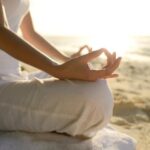 Come Si Traduce Yoga Flow in Italiano Scopri il significato di Yoga Flow, la pratica dinamica che unisce movimento e respirazione nel nostro corso di yoga