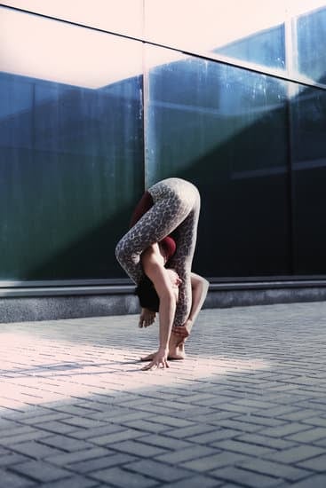 Scopri come usare i mattoncini da yoga per migliorare la tua pratica