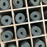 Pratica yoga regolarmente per sollevarsi definitivamente da terra