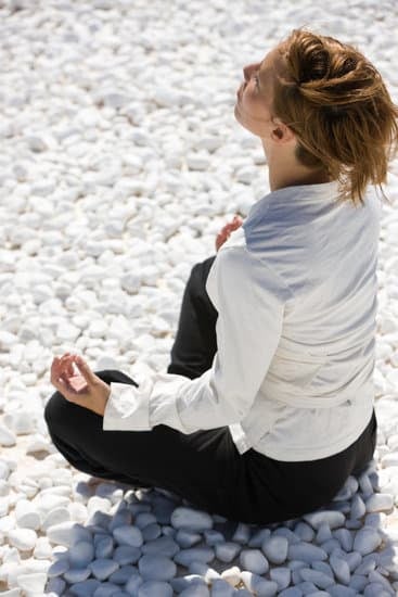 Organizza una giornata di team building con focus sul Come proporre lo yoga in azienda