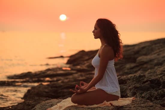 Come E' Strutturata Una Sessione Di Ashtanga Yoga 1 Come organizzare una sessione di Ashtanga Yoga per principianti e avanzati