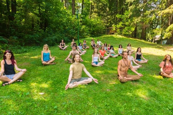 Cosa C'E' Di Inquietante Dietro Lo Yoga 1 Scopri cosa c'è di inquietante dietro lo yoga: miti e realtà