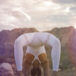 Come Sollevarsi Dal Pavimento a Yoga Pratica regolare di yoga per imparare a sollevarsi dal pavimento