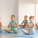 Come E' Strutturata Una Sessione Di Ashtanga Vinyasa Yoga Segui la struttura classica di Ashtanga Vinyasa Yoga per una sessione equilibrata e intensa