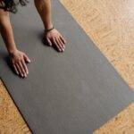 Come Si Svolge Una Seduta Di Yoga come si svolge una seduta di yoga