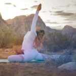 Come Fare La Elle Nello Yoga Scopri come fare la posizione della 'Elle' nello yoga con precisione e stabilità