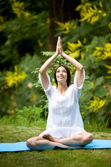 Come Lavorare in Un Villaggio Turistico Yoga 1 Scopri i segreti per lavorare in un villaggio turistico yoga e vivi un'esperienza unica
