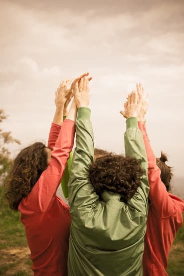 Come Vestirsi Per.Un Ritiro Di Yoga 1 Come scegliere abiti comodi e adatti per un ritiro di yoga rilassante e rigenerante